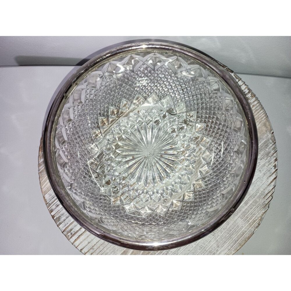 Vintage - Two Cut Glass Serving Bowls with Silver-Plated Rims Pre-Owned) - Picture 3 of 10